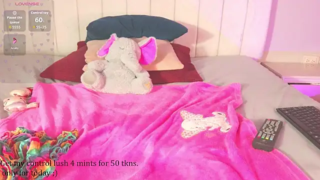 Snapshot of julieta_flower chatting on 2, 2, 2026 julieta flower online show from 2, 2, 2026