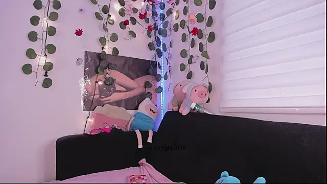 moonliiiight1 online show from 5, 3, 2026