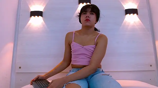 AndreaGil  online show from 15, 12, 2025