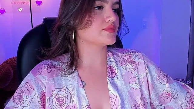 ellarosee  online show from 13, 12, 2025