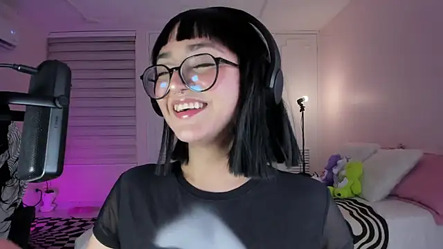 SweetJennaa online show from 14, 3, 2025