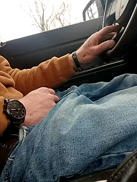 otterlover123 online show from 27, 2, 2025