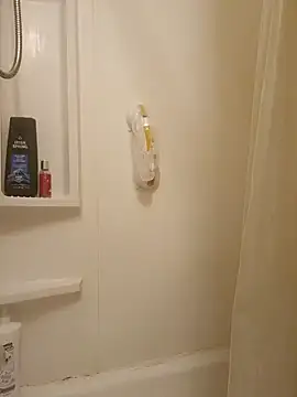 otterlover123 online show from 25, 1, 2025