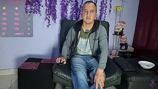 Snapshot of yazfore2 chatting on 11, 7, 2026 yazfore2 online show from 11, 7, 2026