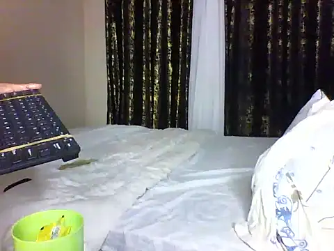 Candii wet  online show from 25, 10, 2025