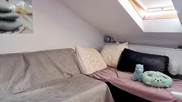 MiaRouge online show from 4, 11, 2025