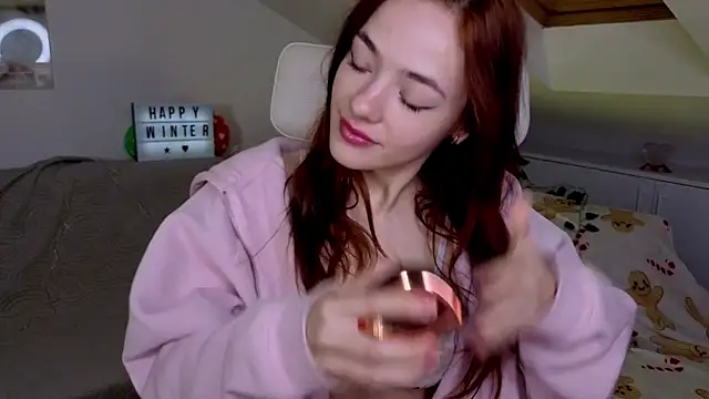 MiaRouge online show from 5, 12, 2025