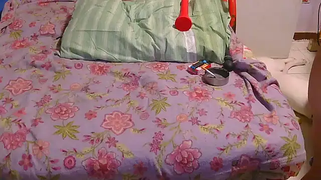 couplemilf2 online show from 30, 12, 2024