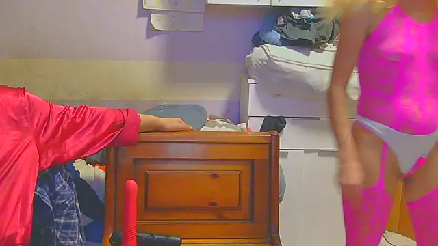 couplemilf2 online show from 5, 1, 2025