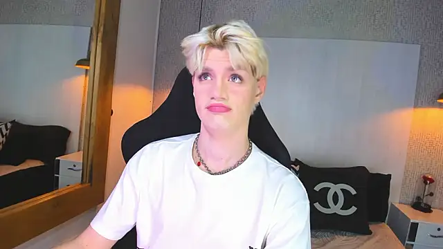 VladHellsing4 online show from 25, 2, 2026