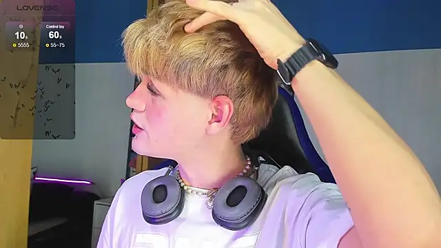 VladHellsing4 online show from 23, 10, 2025