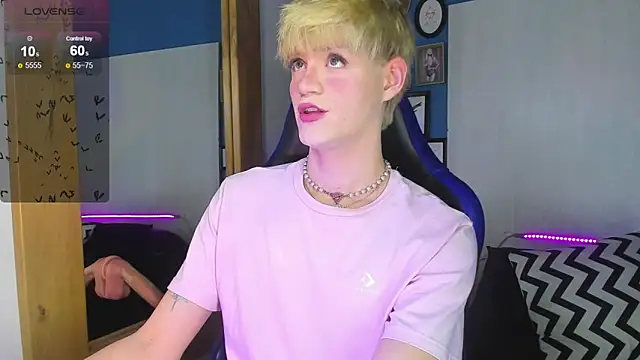 VladHellsing4 online show from 22, 11, 2025