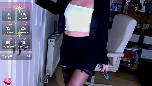 Snapshot of TopazCamgirl chatting on 11, 12, 2024 TopazCamgirl online show from 11, 12, 2024