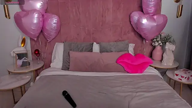 MilaVoxx online show from 15, 2, 2026