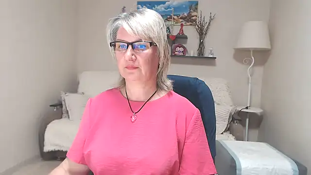 Snapshot of FleurMays chatting on 12, 7, 2026 FleurMays online show from 12, 7, 2026