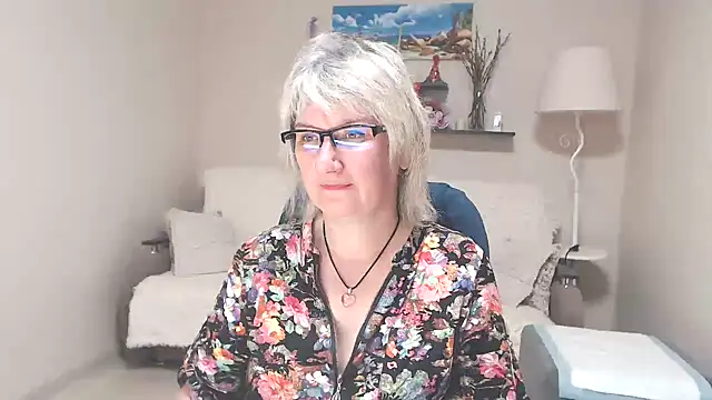 Snapshot of FleurMays chatting on 25, 6, 2026 FleurMays online show from 25, 6, 2026