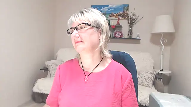 Snapshot of FleurMays chatting on 14, 6, 2026 FleurMays online show from 14, 6, 2026