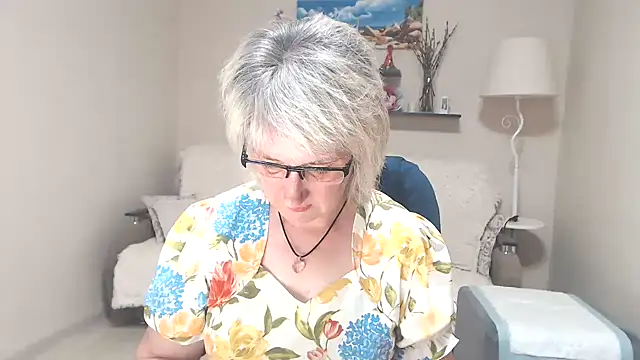 Snapshot of FleurMays chatting on 20, 6, 2026 FleurMays online show from 20, 6, 2026