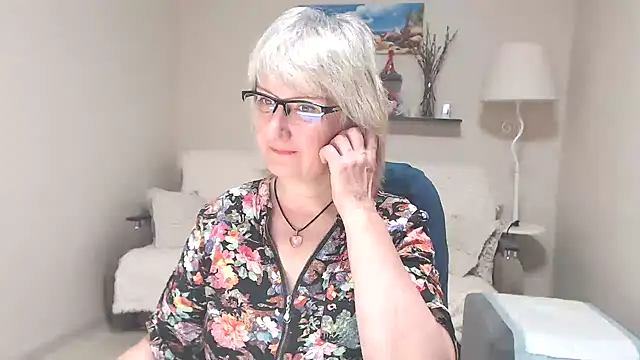 Snapshot of FleurMays chatting on 25, 6, 2026 FleurMays online show from 25, 6, 2026