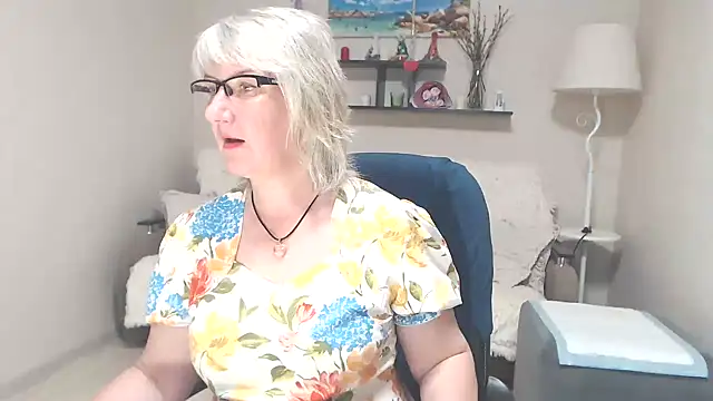 Snapshot of FleurMays chatting on 27, 6, 2026 FleurMays online show from 27, 6, 2026