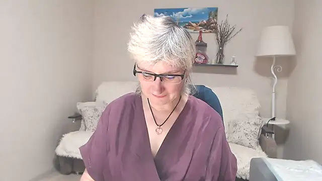 Snapshot of FleurMays chatting on 12, 6, 2026 FleurMays online show from 12, 6, 2026