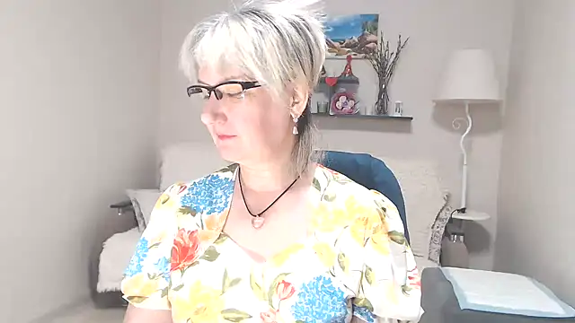 Snapshot of FleurMays chatting on 19, 6, 2026 FleurMays online show from 19, 6, 2026