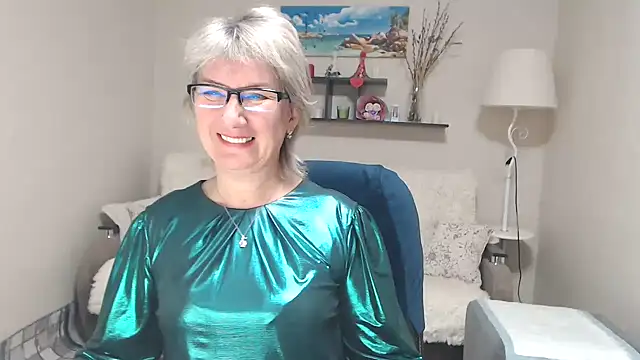 FleurMays online show from 9, 11, 2025