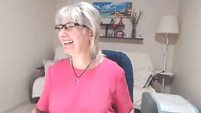 Snapshot of FleurMays chatting on 10, 7, 2026 FleurMays online show from 10, 7, 2026