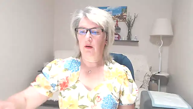 Snapshot of FleurMays chatting on 3, 7, 2026 FleurMays online show from 3, 7, 2026