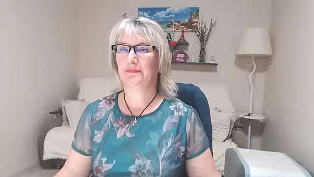 Snapshot of FleurMays chatting on 14, 7, 2026 FleurMays online show from 14, 7, 2026