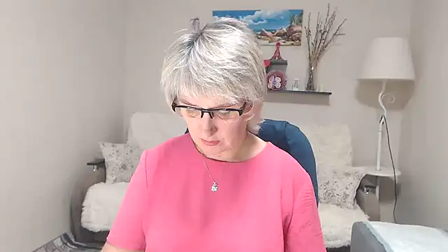 FleurMays online show from 25, 10, 2025