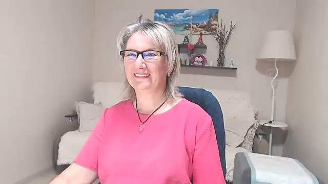 Snapshot of FleurMays chatting on 7, 7, 2026 FleurMays online show from 7, 7, 2026
