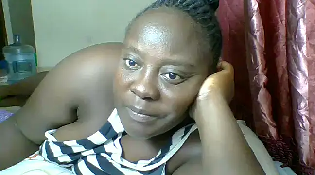 Snapshot of Hotwife8 chatting on 26, 12, 2024 Hotwife8 online show from 26, 12, 2024