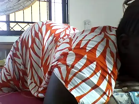 Snapshot of Hotwife8 chatting on 2, 12, 2025 Hotwife8 online show from 2, 12, 2025