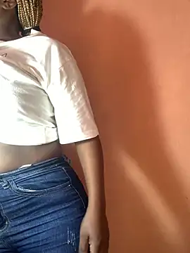 Snapshot of SexyAngeliqua chatting on 4, 6, 2026 SexyAngeliqua online show from 4, 6, 2026