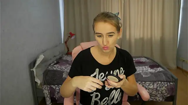 Sophiloren online show from 3, 11, 2025