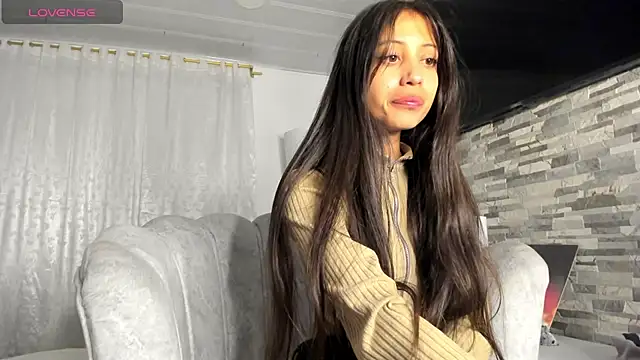 Loren parissi online show from 12, 3, 2025