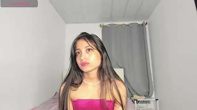 Loren parissi online show from 6, 12, 2024