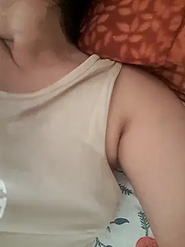 Snapshot of MakeMeCumAhh chatting on 17, 10, 2025 MakeMeCumAhh online show from 17, 10, 2025