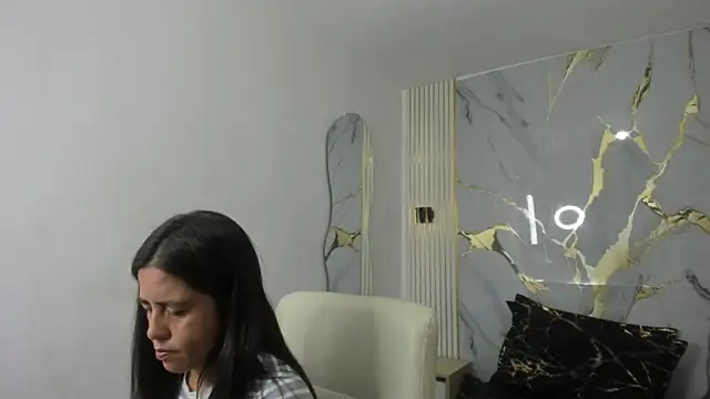 kathina giraldo online show from 7, 4, 2026