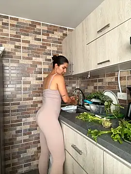 SofiaG  online show from 10, 9, 2025