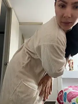 SofiaG  online show from 1, 11, 2025