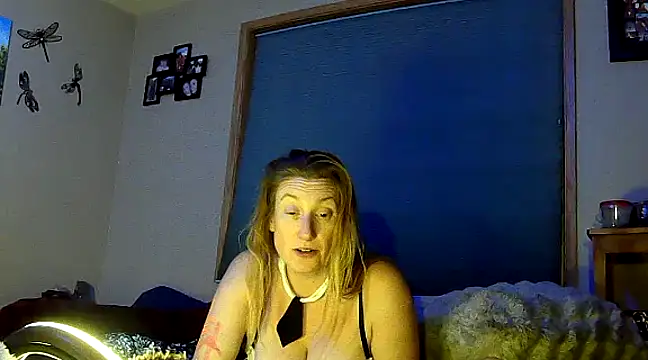 lilyhornyhousewife online show from 21, 12, 2024