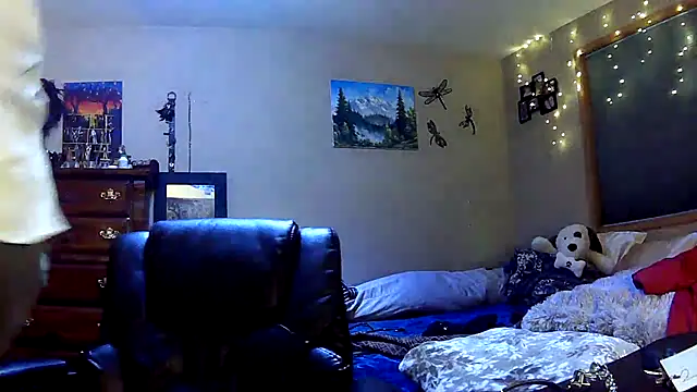 lilyhornyhousewife online show from 24, 1, 2025