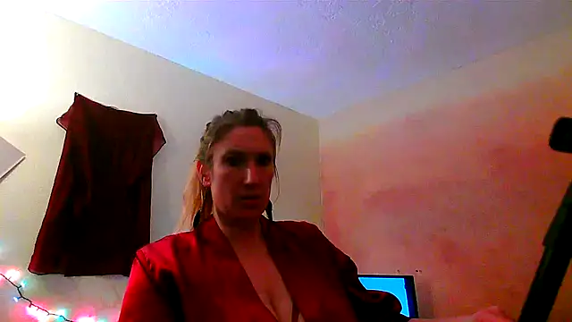 lilyhornyhousewife online show from 5, 1, 2025