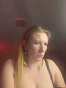 lilyhornyhousewife online show from 1, 6, 2026