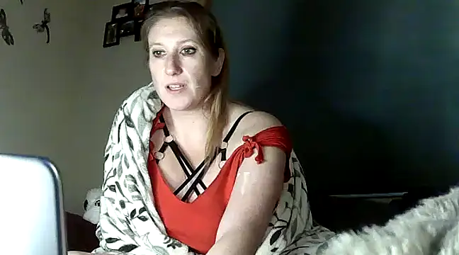 lilyhornyhousewife online show from 23, 12, 2024