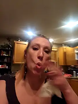 lilyhornyhousewife online show from 19, 1, 2025