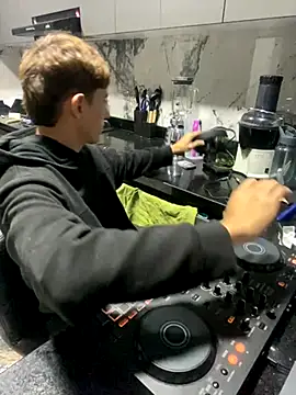 oliver Lz online show from 11, 10, 2025