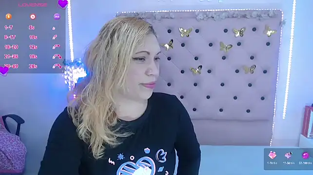 HannahEmmax2 online show from 28, 9, 2025